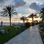 \'Chez Antoine\' Pool-View 5Min From Sea
